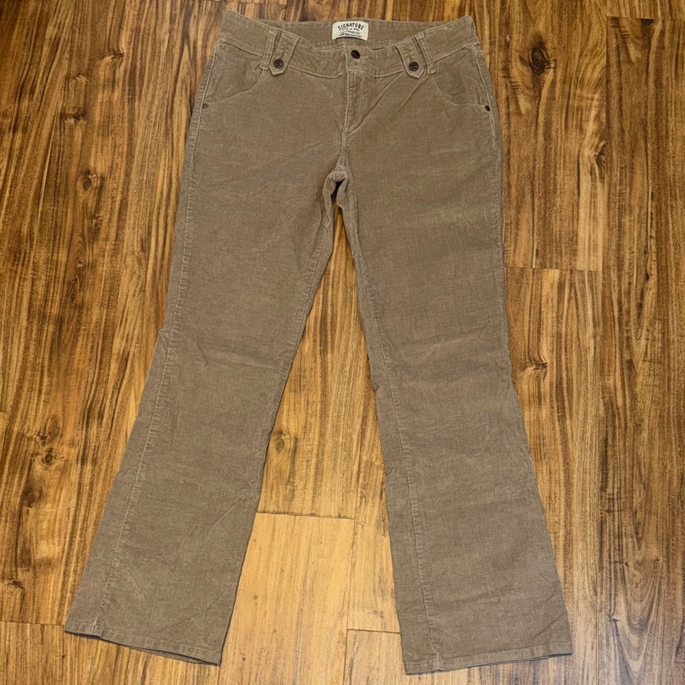 Levi women’s 12 pants corduroy khaki Tan Bootcut low rise stretch 90s y2k missy